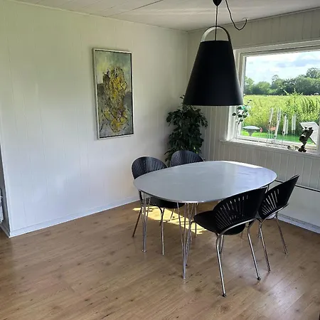 度假居 Dejlig 150m Fra Privat Brenderup